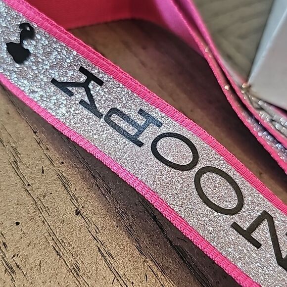 Snoopy keychain card necklace NWOT - Picture 2 of 5